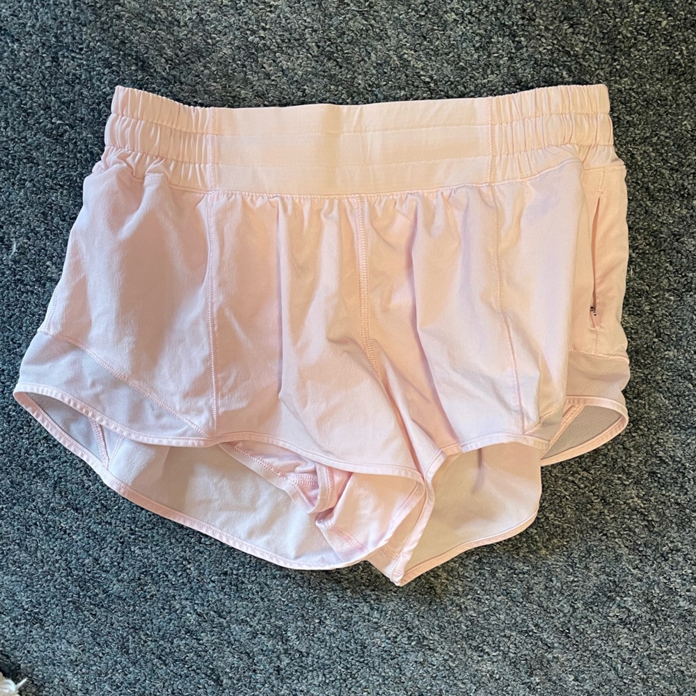 COPY - Lululemon hotty hot low rise short 2.5 inch inseam. Size 6